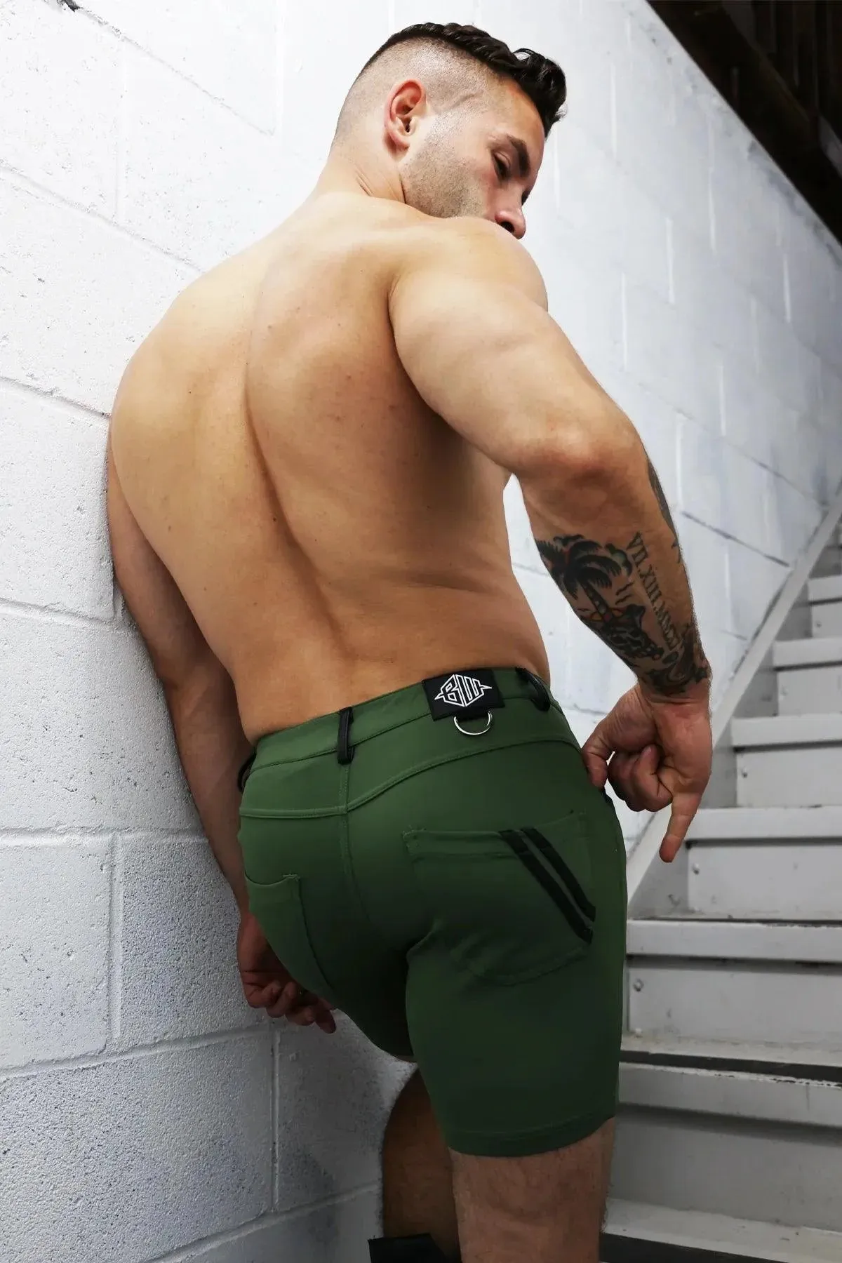 DOWN LOW SHORTS - ARMY GREEN