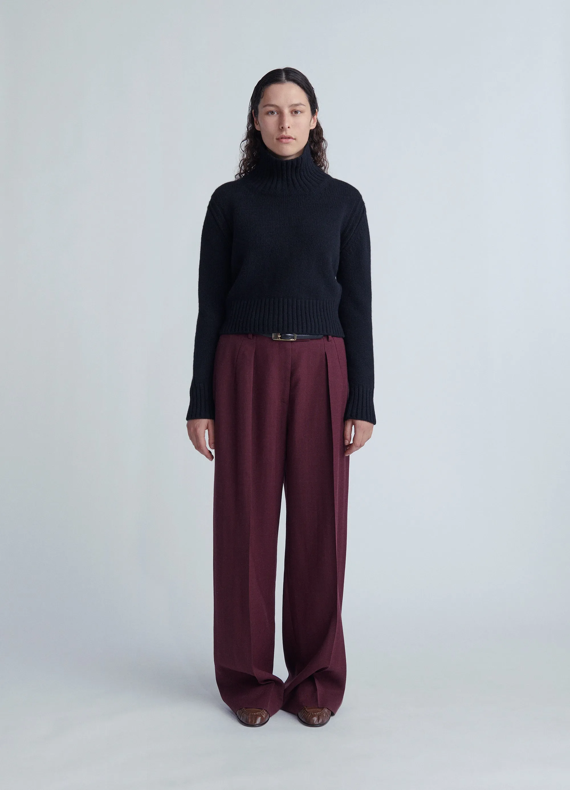 Fintra Crop High Neck in Black