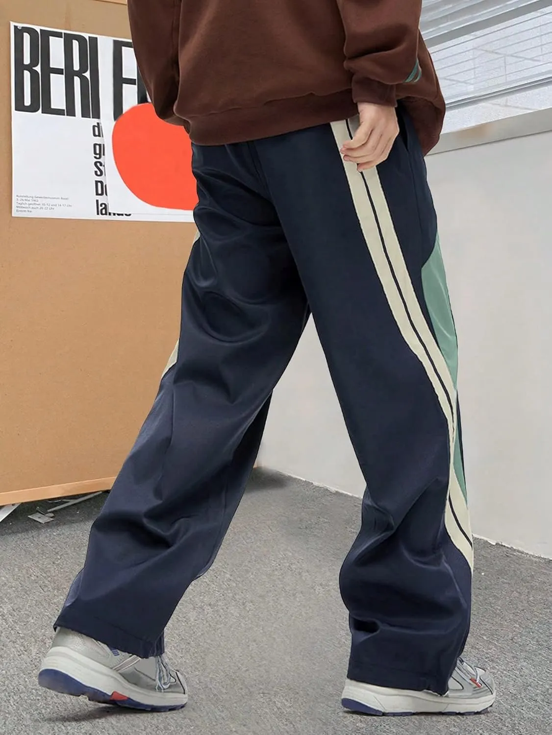 OYOANGLE Men's Colorblock Drawstring Waist Straight Wide Leg Baggy Pants with Pocket