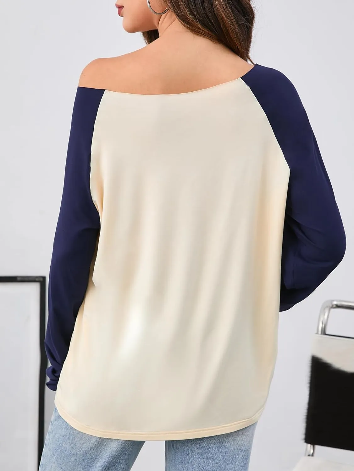 Verdusa Women's Off Shoulder Color Block Graphic Tee Shirt Long Raglan Sleeve Scoop Neck Loose Pullover Top