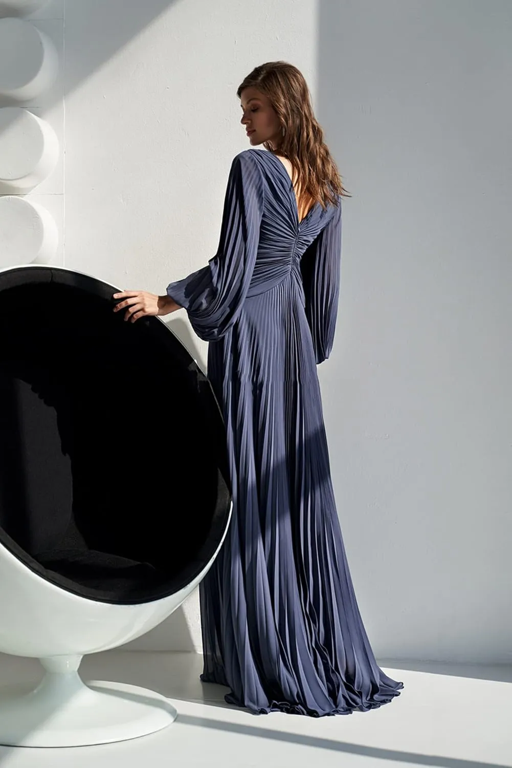 Women's Chiffon V Neck Bridesmaid Dresses with Long Sleeves A Line Floor Length Evening Dress