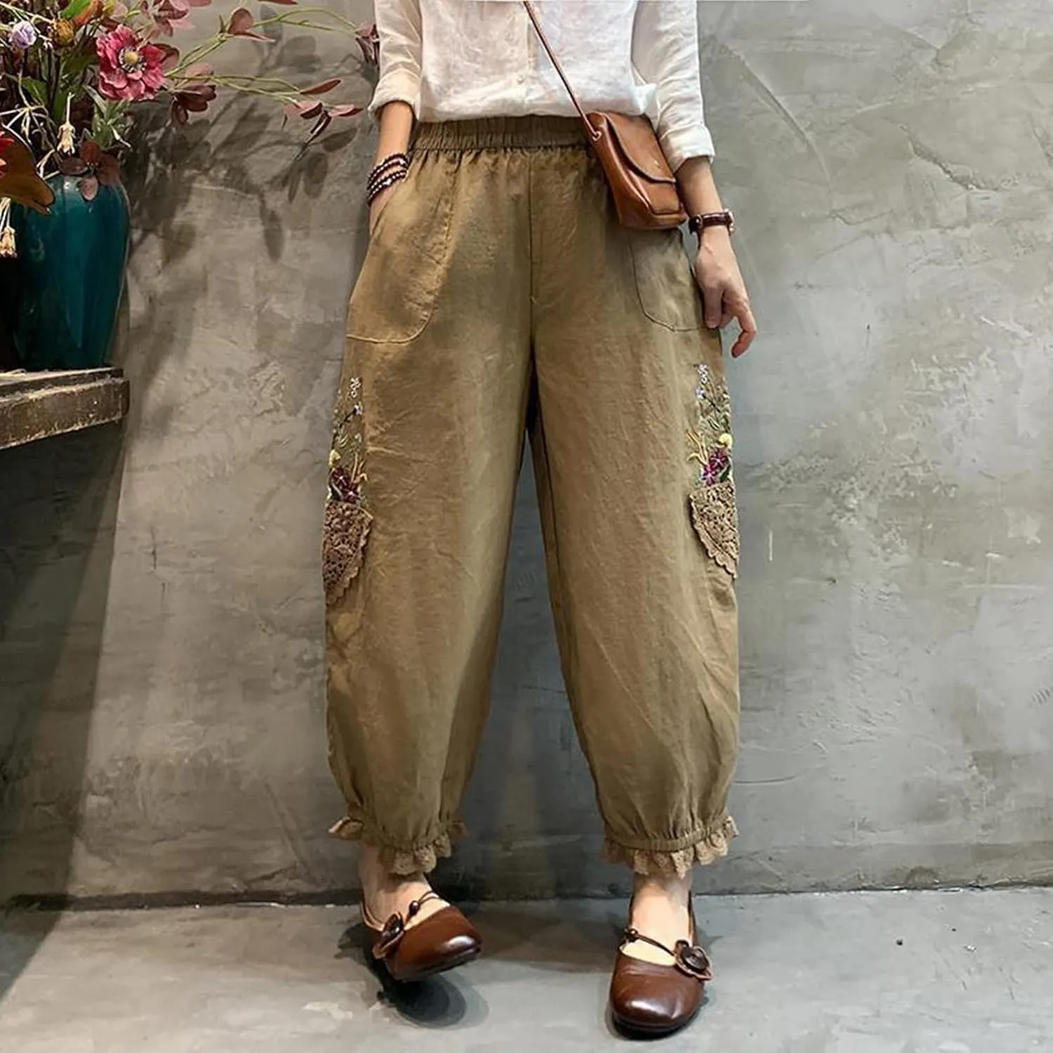 Women's Vintage Boho Capri Pants Ruffle Hem Embroidered Cotton Linen Pants Elastic Waist Summer Cropped Trousers
